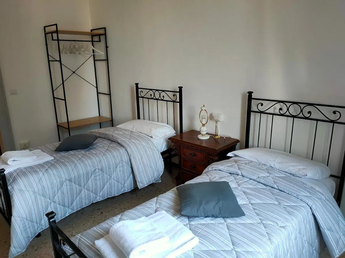Apartment Nido Stazione Bergamo 2*,