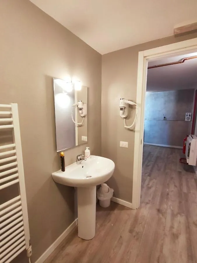 Apartment Nido Stazione Bergamo 2*,