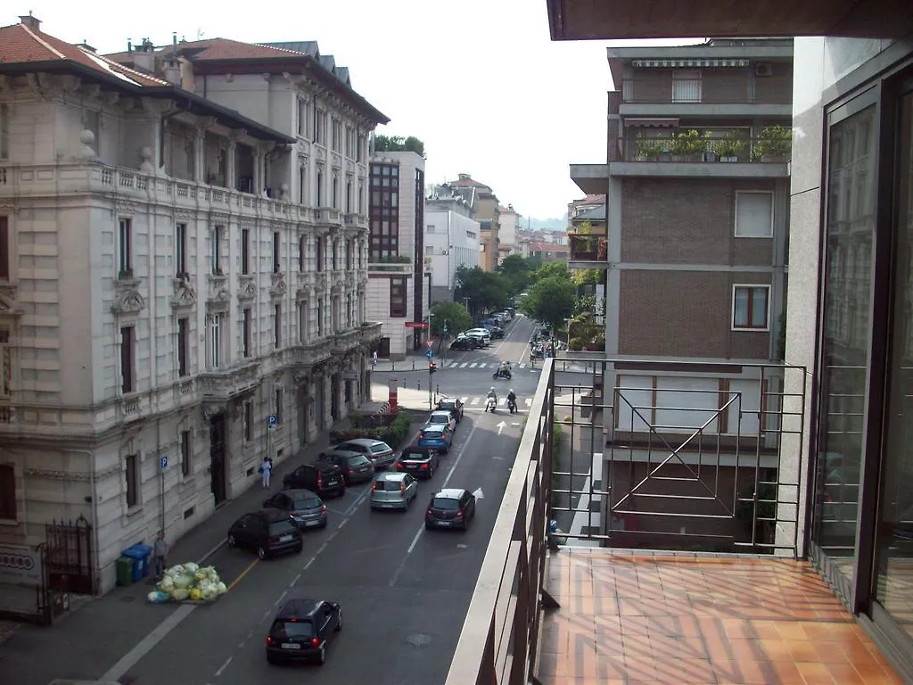 Apartment Nido Stazione Bergamo 2*,