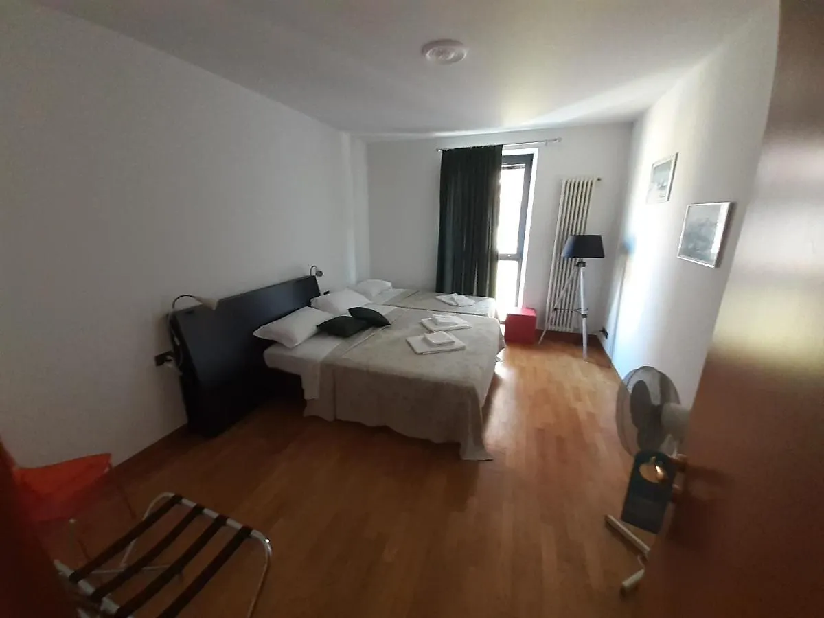 Apartment Nido Stazione Bergamo 2*,
